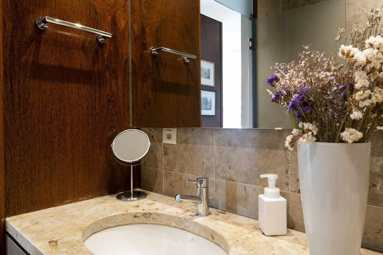 Italian Design Apartment In Principe Real Lisbon