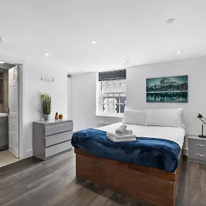 Queens Place - 3 Bedroom Apartment Brighton